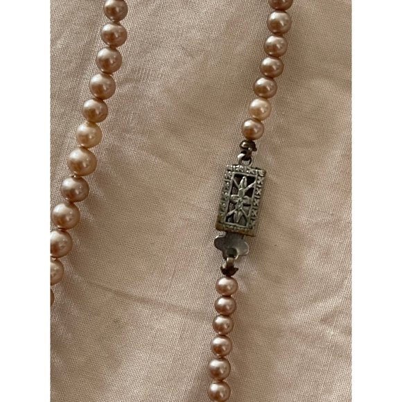 Vintage Cream & Beige Faux Pearl 1-Strand Necklace - Picture 2 of 7